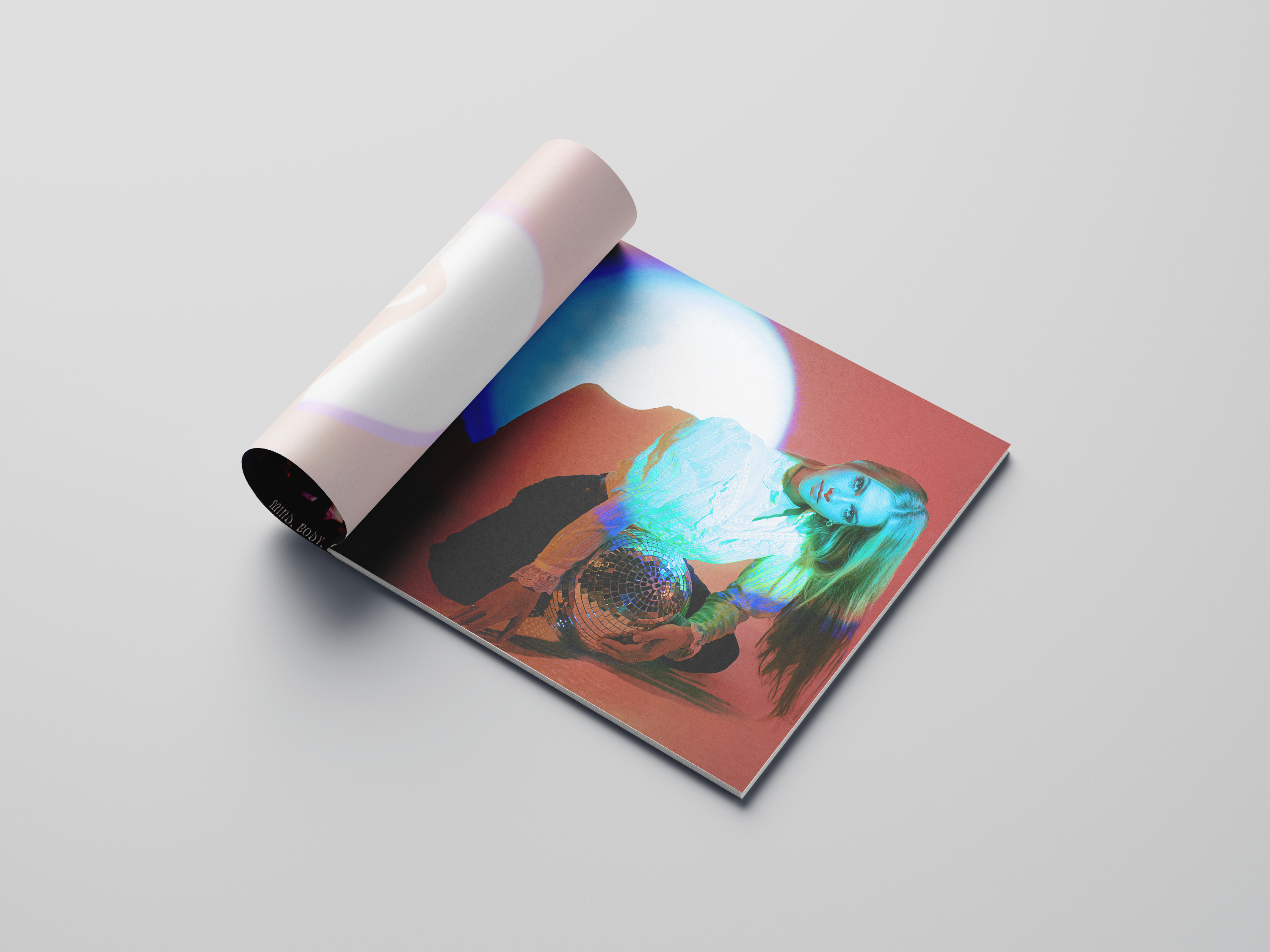 Free_Square_Brochure_Mockup_03